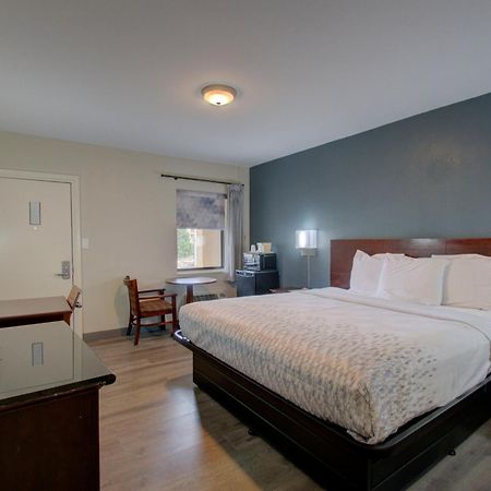 Budget Inn Falls Church Eksteriør bilde