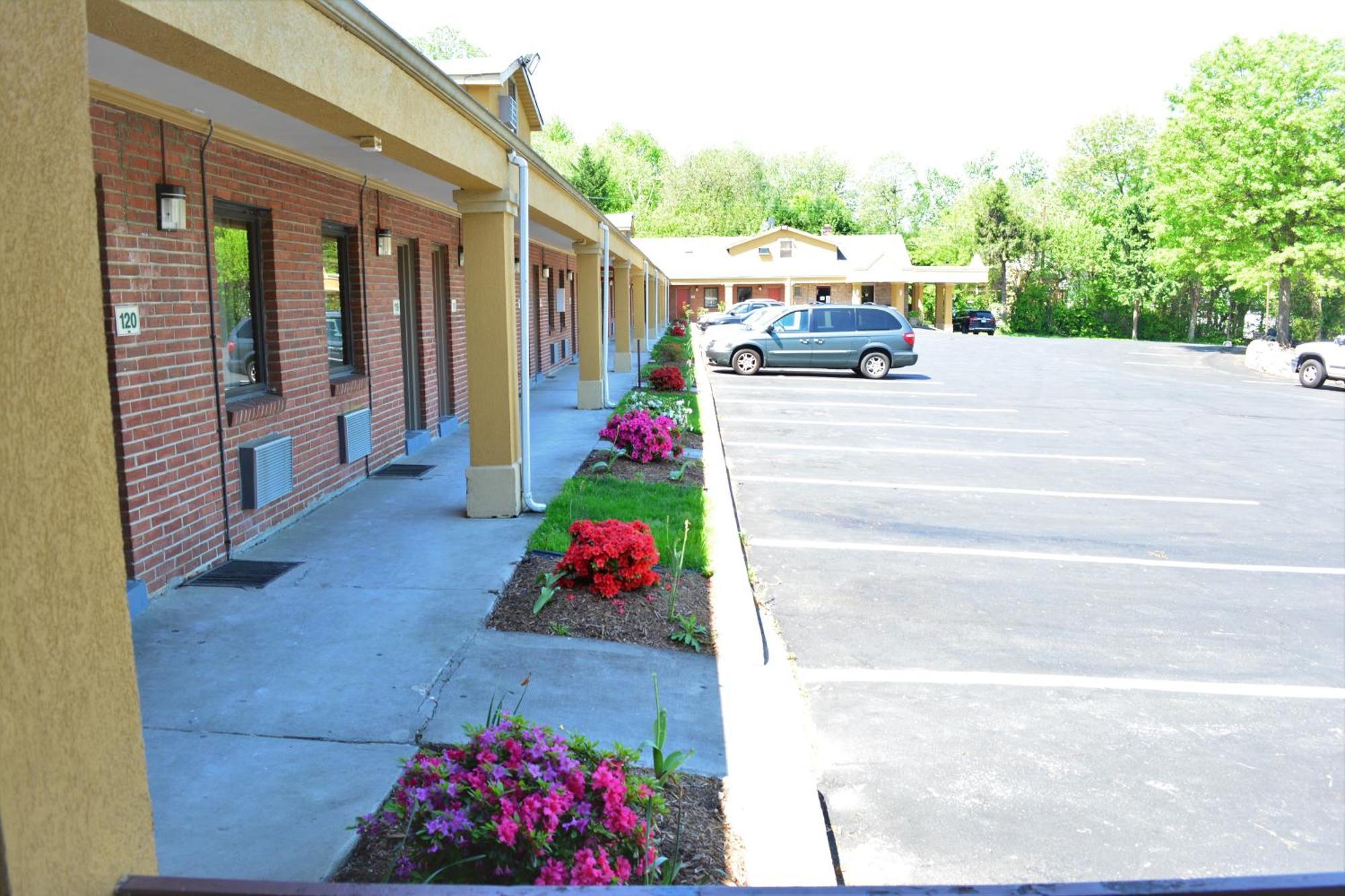 Budget Inn Falls Church Eksteriør bilde