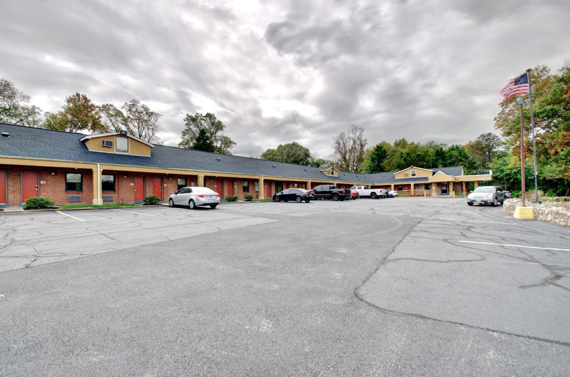 Budget Inn Falls Church Eksteriør bilde