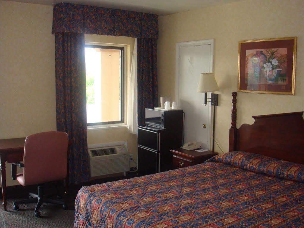 Budget Inn Falls Church Eksteriør bilde