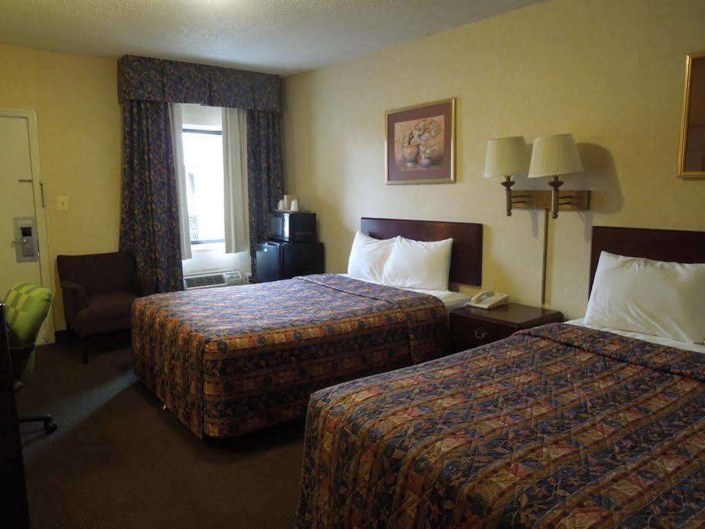 Budget Inn Falls Church Eksteriør bilde